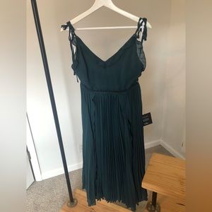 Lulus Never a Dull Moment Emerald Green Tie-Strap Pleated Midi Dress